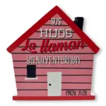 Plaqué de madera con forma de casa "Sus Hijos la llaman bienaventurada"
